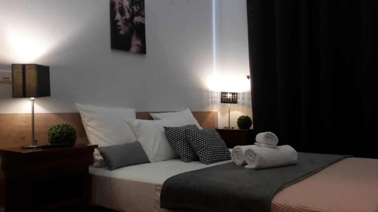 Chateau Marith - Etablissement Climatise Avec Piscine 호텔 Clairac  외부 사진
