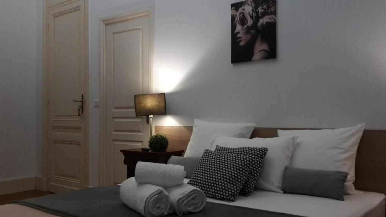 Chateau Marith - Etablissement Climatise Avec Piscine 호텔 Clairac  외부 사진